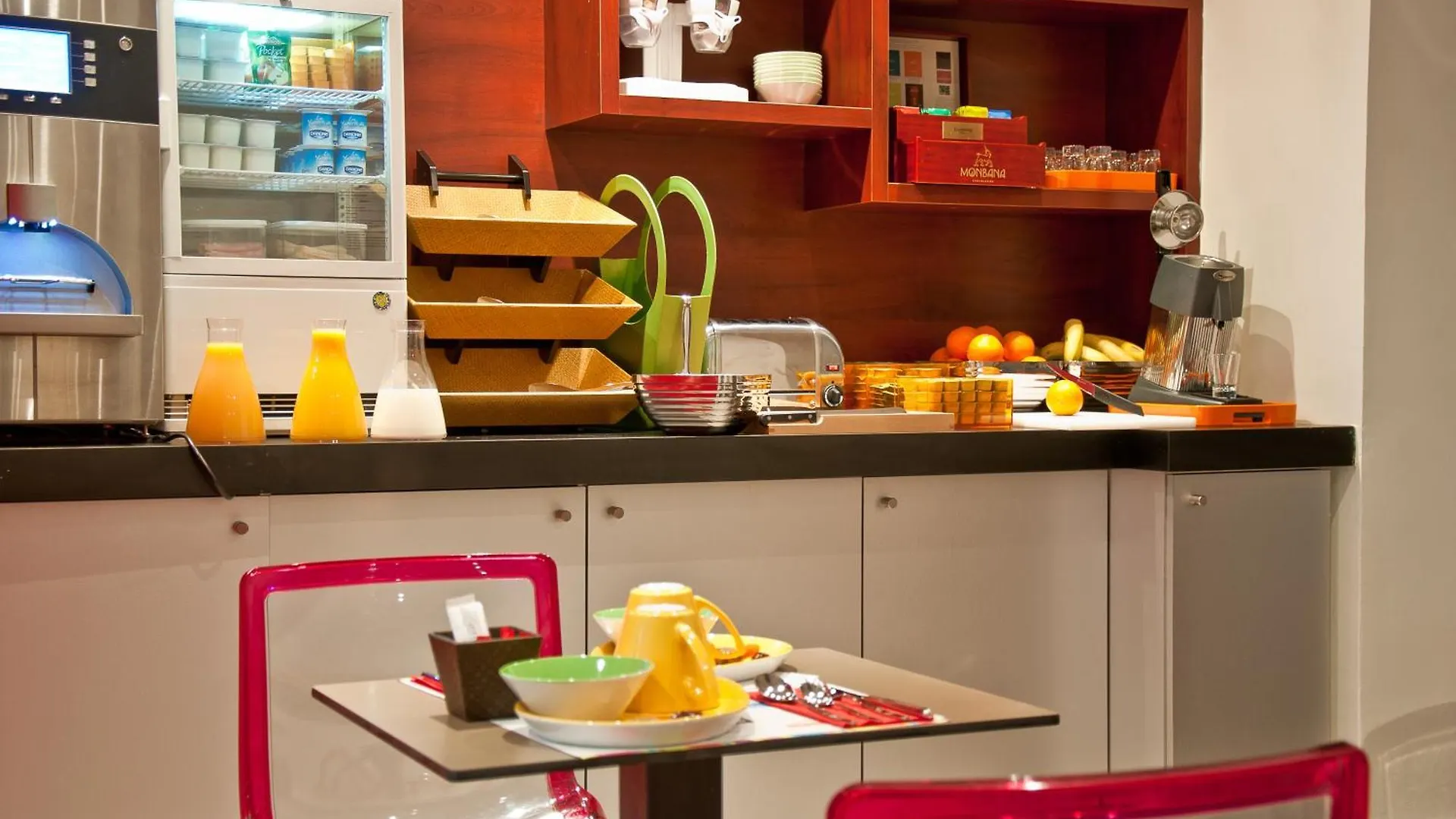 Hotel Ibis Styles Pigalle Montmartre 3*